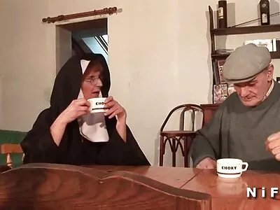 ਕੁਆਲਿਟੀ ਟਾਈਮ ਵੀਡੀਓ (ਡੈਨੀ ਡੀ, ਫੀਨਿਕਸ ਮੈਰੀ)