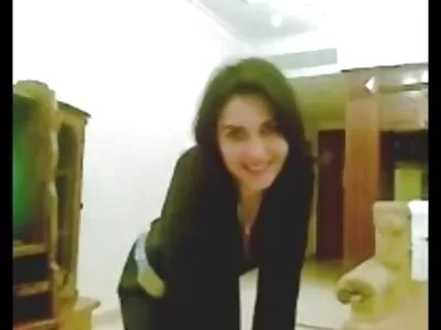 ਉਛਾਲ ਵਾਲੀ ਛਾਤੀ ਦਾ ਵੀਡੀਓ (ਫੇਲੀਸੀਆ ਕਲੋਵਰ)