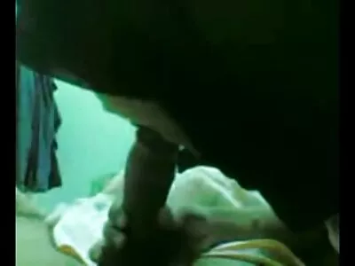 ਸਵੈਲੋਵੀਨ ਟ੍ਰੀਟ ਵੀਡੀਓ (ਟੀਆ ਸਾਇਰਸ)